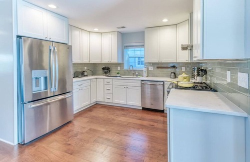 Nauck Haus | 2014 S Langley · NewBuild*KingBed*PrvBackyard*Park4*10mins->DC