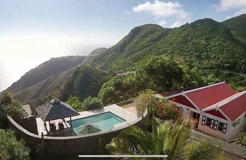 Windward Side Villa | 2023 Villa Fairview on Saba. Ultimate privacy.
