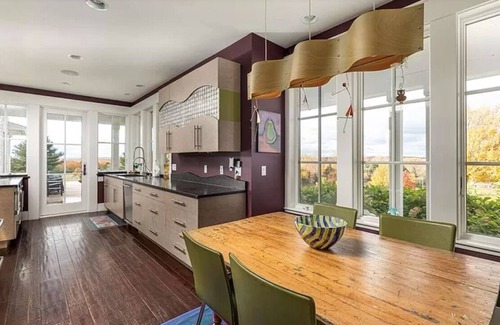 Suttons Bay Haus | 2023 Vineyard House