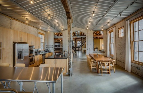 Three Oaks Haus | Neu gelistete wunderschöne Loft in der Innenstadt von Three Oaks (3 Nächte Sommer Minimum!) Kalender Geöffnet bis 2021!