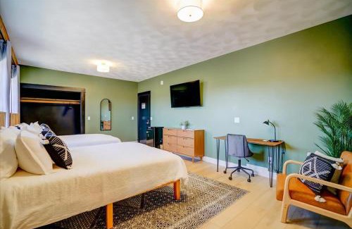 Waunakee Hotel | 204 - Double Queen