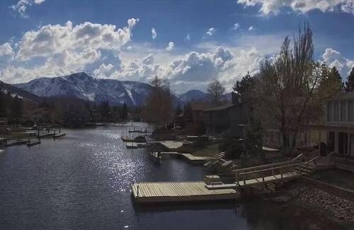 Tahoe Keys Haus | 2148 Inverness Drive home