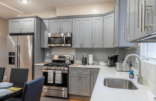 Dudley - Brunswick King Wohnung | 233-1 4BR Boston - Cozy Apt near MBTA Station