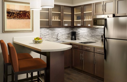 Gilbert Wohnung | 24-Stunden-Businesscenter + Außenpool + Whirlpool | Moderne Suite im Raum Phoenix