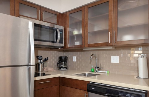 Gilbert Wohnung | 24-Stunden-Businesscenter + Außenpool + Whirlpool | Moderne Suite im Raum Phoenix