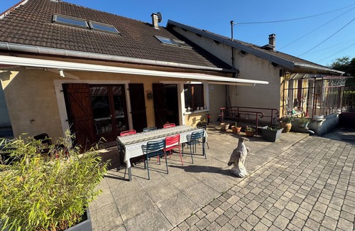 Brery Haus | 240m2 Family House with Heated Swimming Pool in Winegrower Village