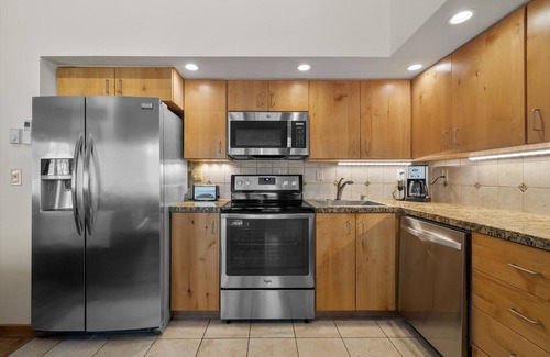 Century West Eigentumswohnung | 258 Mt. Bachelor Village Community Pool Hot Tub, ductless air and heat, pet free