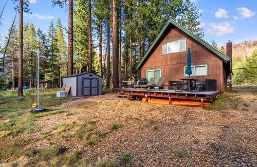 Christmas Valley Skihütte | 2782B River Chalet - River Front Chalet, quiet location. AC, great setting