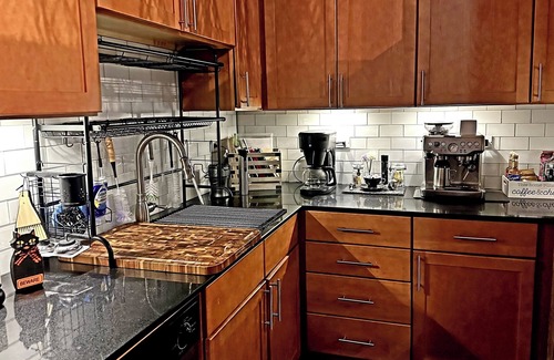 French Quarter Wohnung | 2B/2B BEAUTIFUL + FULLY Outfitted; GAR. PARK. Avail! MSG US re: OUR SPECIAL!