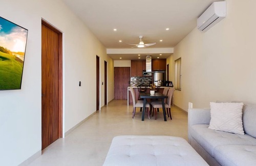 Libertad Eigentumswohnung | 2BD, 2BA Luxury Penthouse with Private Rooftop in Cabo. LOTS OF BEACH GEARS!