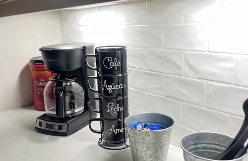 Westside Wohnung | 2 BD Midtown Atl w/Balcony+Black Truck Option