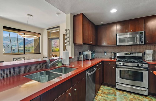 Palm Springs Haus | 2bd/2ba Townhouse with Stunning Mountain Views