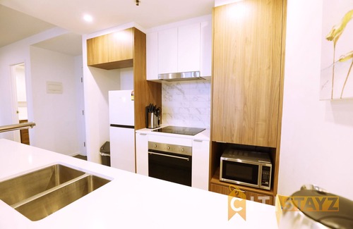 Phillip Wohnung | 2bd 2bth - Chic Apt in Woden CBD