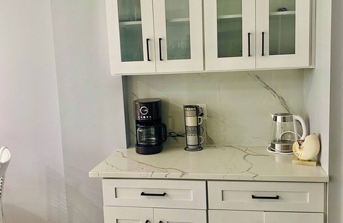 Vanderbilt Beach Eigentumswohnung | 2bd 2bth Vanderbilt Beach 4 min to Beach-14 day rentals starting April 1- Nov-30