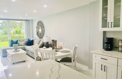 Vanderbilt Beach Eigentumswohnung | 2bd 2bth Vanderbilt Beach 4 min to Beach-14 day rentals starting April 1- Nov-30