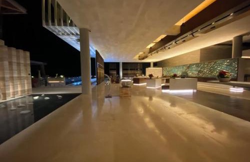 San Jose del Cabo Villa | 2BD Oceanfront Presidential Suite Solaz Cabo