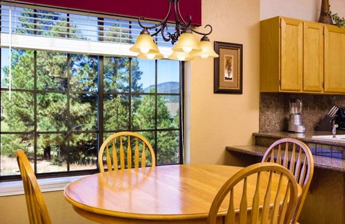 Flagstaff Resort | 2BD/2BTH - Mountain Views in Flagstaff! Complete w/Golf, Pools, and More!
