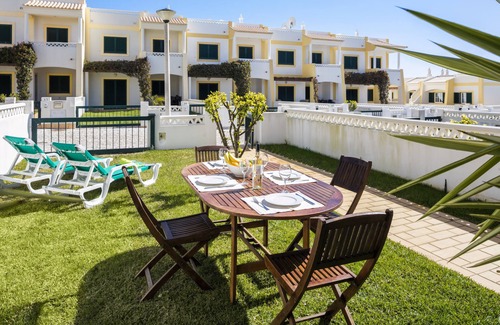 Benagil Villa | Villa mit Gemeinschaftspool und Meerblick