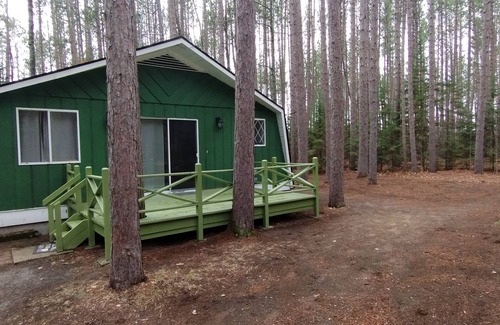 Oscoda County Kabine | 2bed Up North Cabin with hiking area -5 min to Au Sable river, orv trails & golf