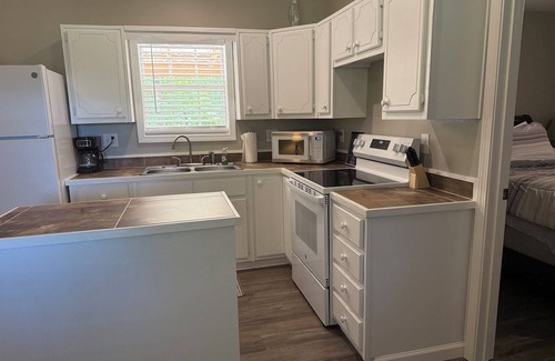 Elliott Kabine | 2bedroom cabin with AC,Heat,WiFi in Gore Springs just 2.6 miles to Grenada lake