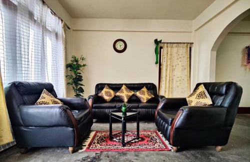Bomdila Wohnung | 2BHK Mountain View with Full Kitchen and Hi-Speed Internet