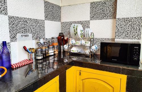 Bomdila Wohnung | 2BHK Mountain View with Full Kitchen and Hi-Speed Internet