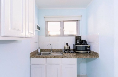 Boegoeroei Wohnung | 2BR 1BA Ground Level in the Heart of Aruba ~ Pool