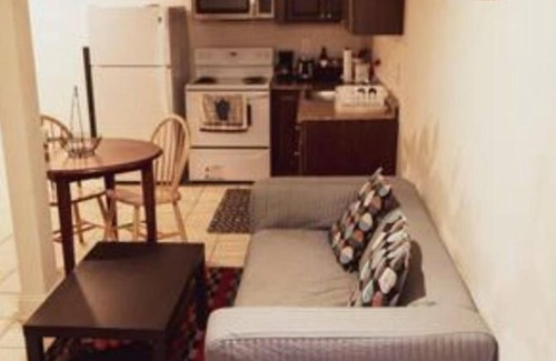 Silver Spring Wohnung | 2BR & 1BA Self Contained apartment in vibrant downtown Silver Spring