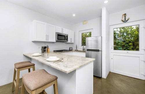 Washington Haus | 2BR/2BA 4MINS to Beach at LUX Villa 5 by Bocobay