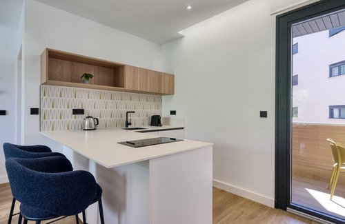 La Buhaira Wohnung | 2BR/2BA Apt, Elevator, Workspace & Free Parking