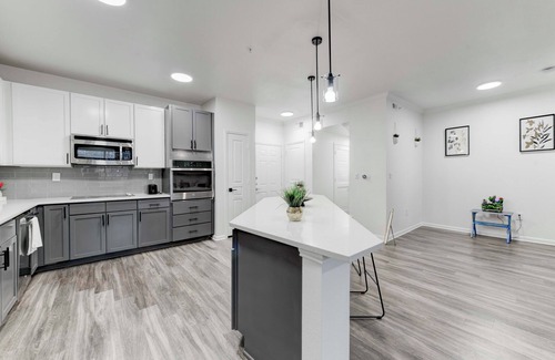 Red River Cultural District Wohnung | 2BR/2BA Apt in DT Heart of ATX