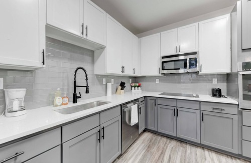 Red River Cultural District Wohnung | 2BR/2BA Apt in DT Heart of ATX