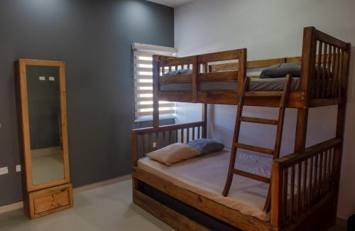 Ferrocarrilera Wohnung | 2br/2ba Condo 1 block to ocean! - Unit 4