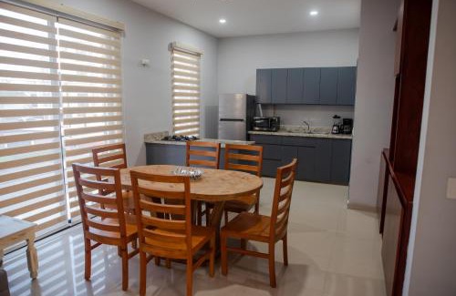Ferrocarrilera Wohnung | 2br/2ba Condo 1 block to ocean! - Unit 3