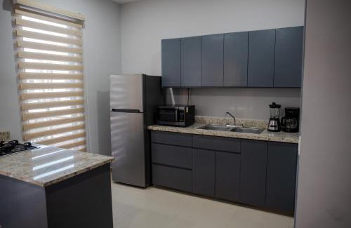 Ferrocarrilera Wohnung | 2br/2ba Condo 1 block to ocean! - Unit 3