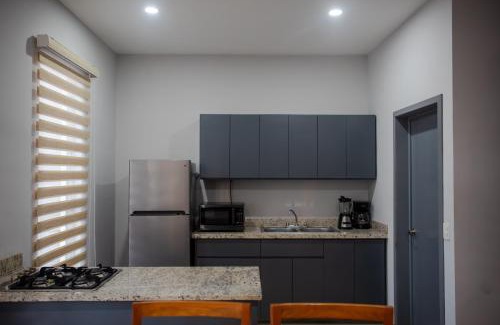Ferrocarrilera Wohnung | 2br/2ba Condo 1 block to ocean! - Unit 3