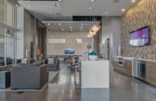 Peachtree Center Wohnung | 2BR 2BA Highrise | 1 King and 1 Queen Bed| Downtown ATL