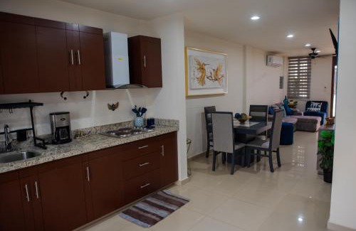 Ferrocarrilera Wohnung | 2BR-3BA Condo Block from Beach w Rooftop Jacuzzi