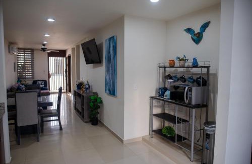 Ferrocarrilera Wohnung | 2BR-3BA Condo Block from Beach w Rooftop Jacuzzi
