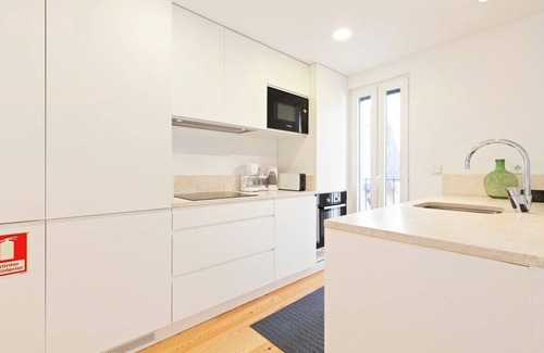 Alfama Wohnung | Sunny Intendente for foodies, 2 BD with parking