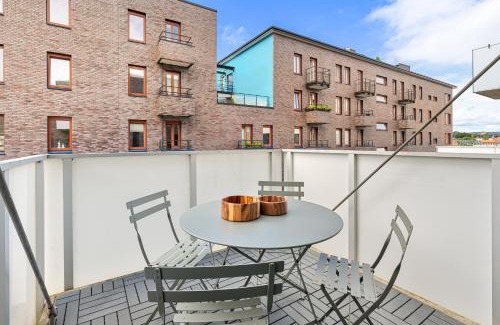 Gamle Oslo Wohnung | 2BR Apt w Balcony by Oslo S and Munch