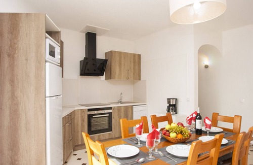 Castelo Wohnung | 2BR Apt w/ Terrace & Pool – Galé