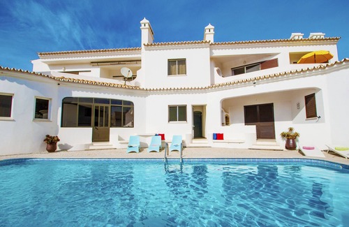 Castelo Wohnung | 2BR Apt w/ Terrace & Pool – Galé