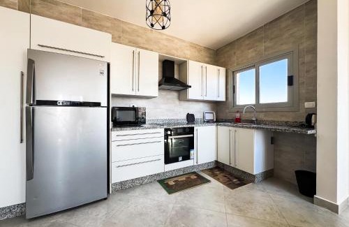 Ain Sokhna Haus | 2BR Chalet with Direct Pool Access Ein Bay