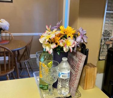 Stone Mountain Villa | #2BR Cozy Villa - Mins to Historic STM Amusement Park!