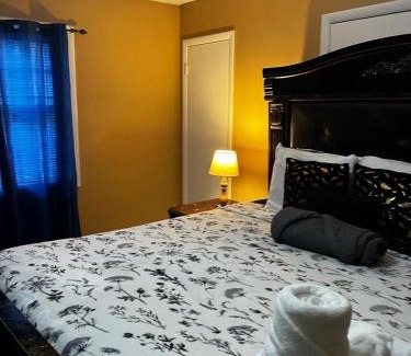 Stone Mountain Villa | #2BR Cozy Villa - Mins to Historic STM Amusement Park!