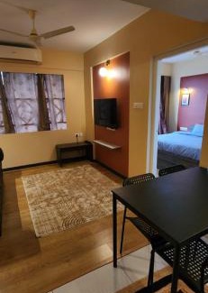 Nedumbassery Wohnung | 2BR Flat with Pool and Balcony near Cochin Airport