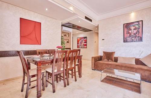 Bourgogne Wohnung | 2BR Getaway Near and Seaside Promenade