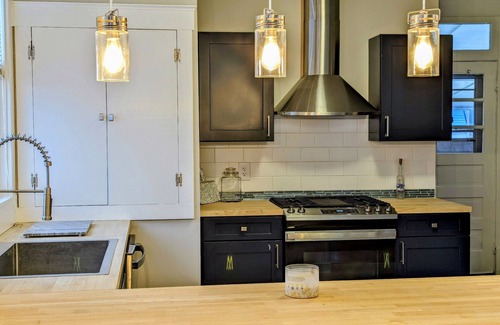 Newark Haus | 2BR Home: Modern & Classic Near Nature Preserves & Historical Gems! and Hospital