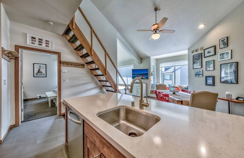 Kirkwood Eigentumswohnung | 2br+ Loft Centrally Located Kirkwood Great Value 2 Bedroom Condo by RedAwning